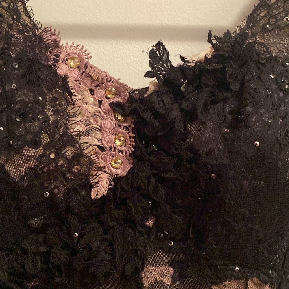 Mandalay lace evening dress - Picture 5 of 16